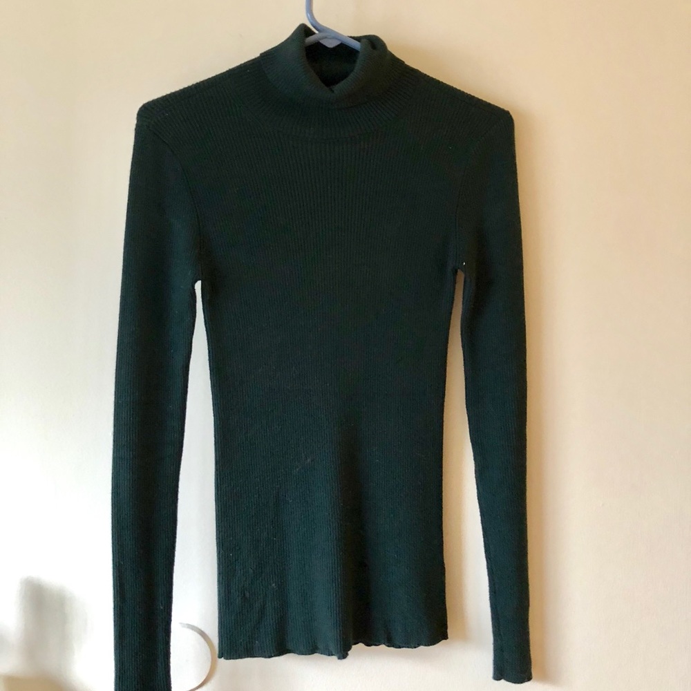 Express S Green Turtleneck